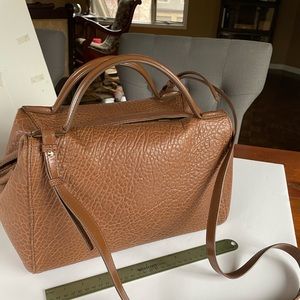 M Gemi bag, from the 30 studio Maggio collection. Essa satchel